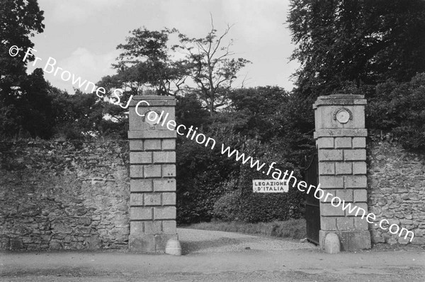 ITALIAN LEGATION  LUCAN HOUSE  ENTRANCE IN VILLAGE STREET